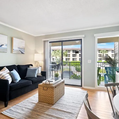 5 Min Walk To The Beach 1St Floor Condo Sleeps 4